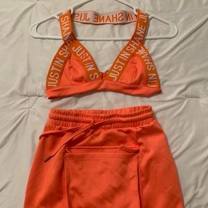 shane justin two piece. 🧡